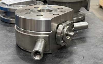 Ball valves with heating chamber